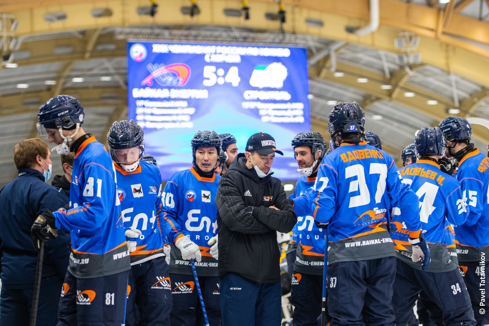 Хоккей на байкале 2024. Байкал-энергия хоккей. Байкал энергия 13 номер. Байкал энергия игроки. Комментатор Байкал энергия.