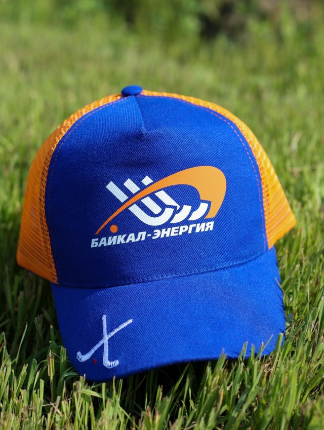 Впереди ещё месяц лета, а это значит, самое время приобрести стильный и яркий головной убор 