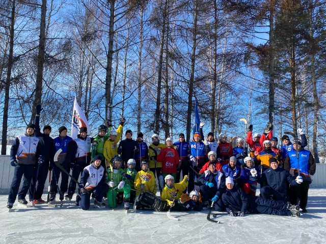 Компания En+ Group совместно с хоккейным клубом «Байкал-Энергия» в рамках программы по развитию детского спорта провели торжественное открытие подшефного корта на базе Центра образования №47 г. Иркутска