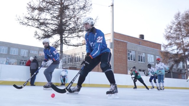 Хоккеисты «Байкал-Энергии» при поддержке генерального спонсора En+ Group провели марафон мастер-классов на хоккейных кортах Иркутска.