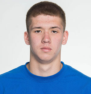 Захар Безносов подписал свой первый профессиональный контракт